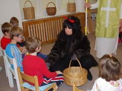 Mikuláši, Mikuláši, kdo to tady děti straší kdo tu řinčí řetězem