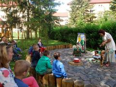 Paní Sasínová dětem