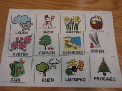 DVANÁCT MĚSÍČKŮ