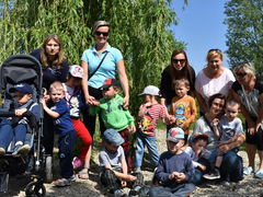 Školka na výletě za rybičkami