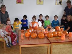 Halloweenské dýňování ve školce