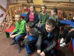 DRUHÁCI V KNIHOVNĚ