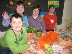 VSTÁVEJ SEMÍNKO HOLALA...